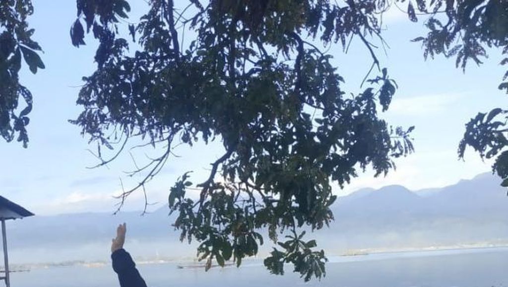 Pesona Gunung Talang, Tiga Danau dan Hamparan Kebun Teh